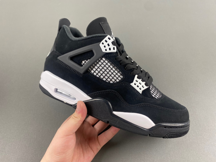 AIR JORDAN 4 "WHITE THUNDER" FQ8138-001
