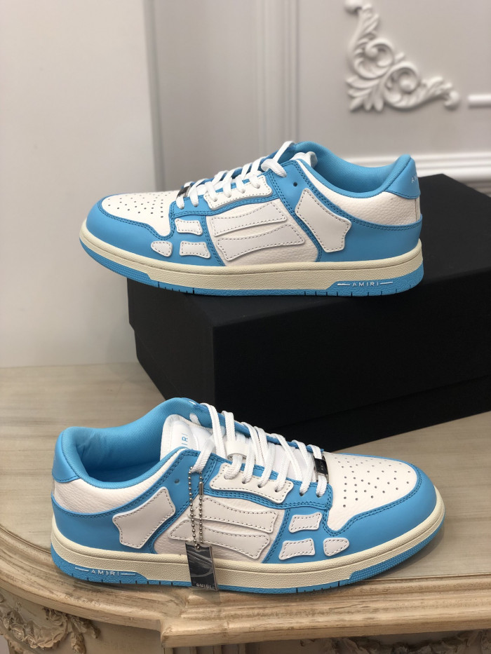 AR1M1 Low-Top Sneaker