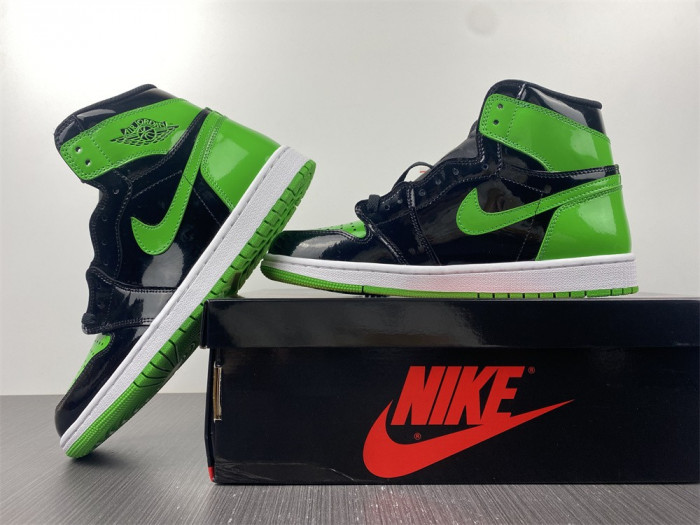Air Jordan 1 High OG “Pine Green” 555088-030