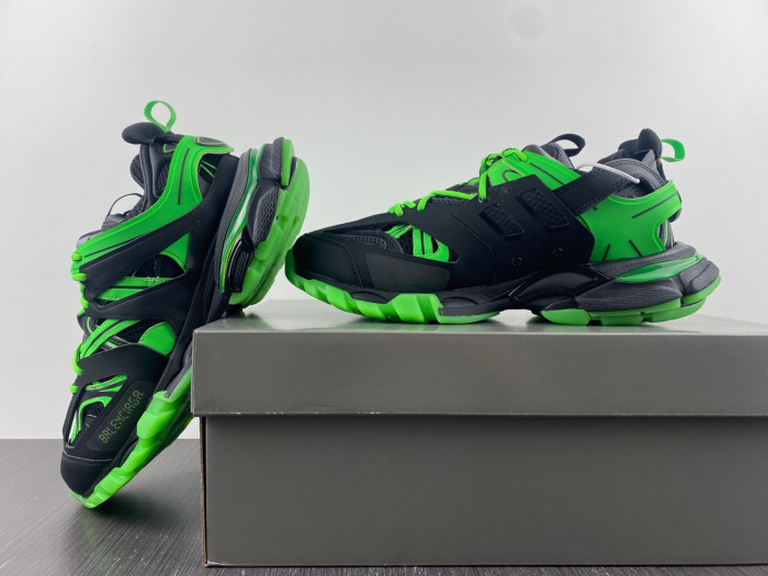 BLCG TRACK SNEAKER 542023 W3RL1 1035