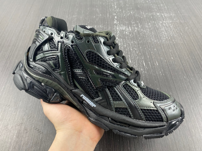 BLCG RUNNER SNEAKER 656063 W3RB6 1266