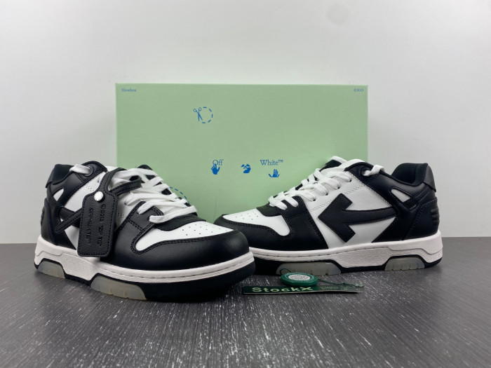 OFF-WHITE SNEAKER