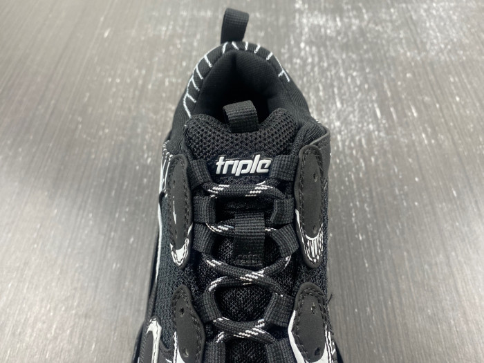 BLCG TRIPLE S SNEAKER 536737 W2FW6 0102