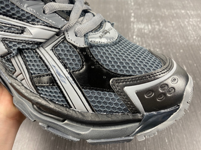 BLCG RUNNER SNEAKER 677403 W3RBR 1515