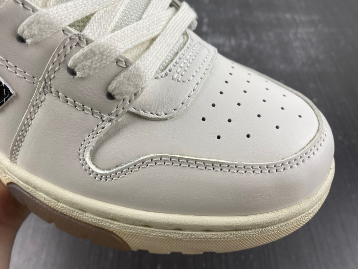 OFF-WHITE SNEAKER