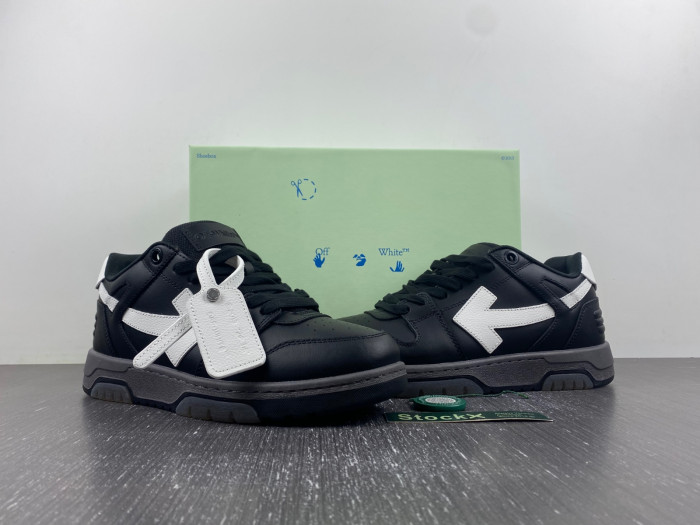 OFF-WHITE SNEAKER