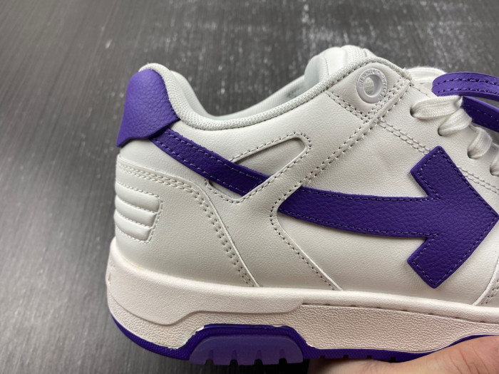 OFF-WHITE SNEAKER
