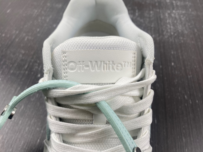 OFF-WHITE SNEAKER