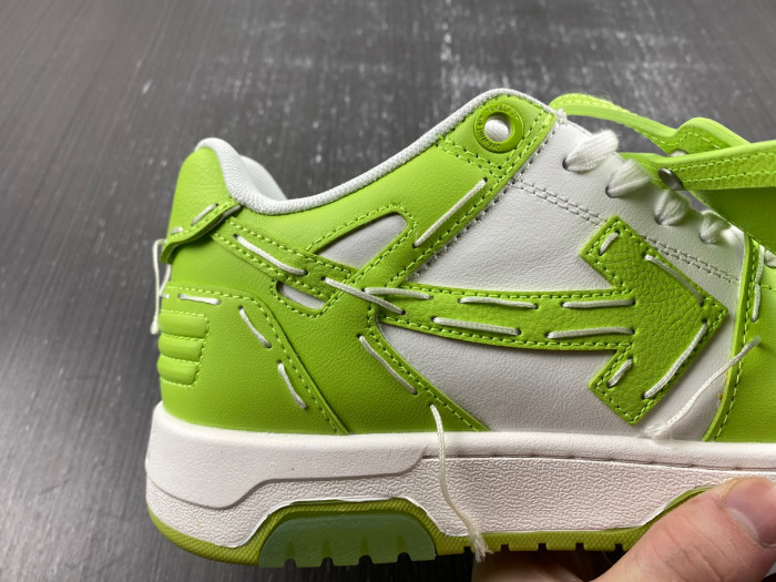 OFF-WHITE SNEAKER