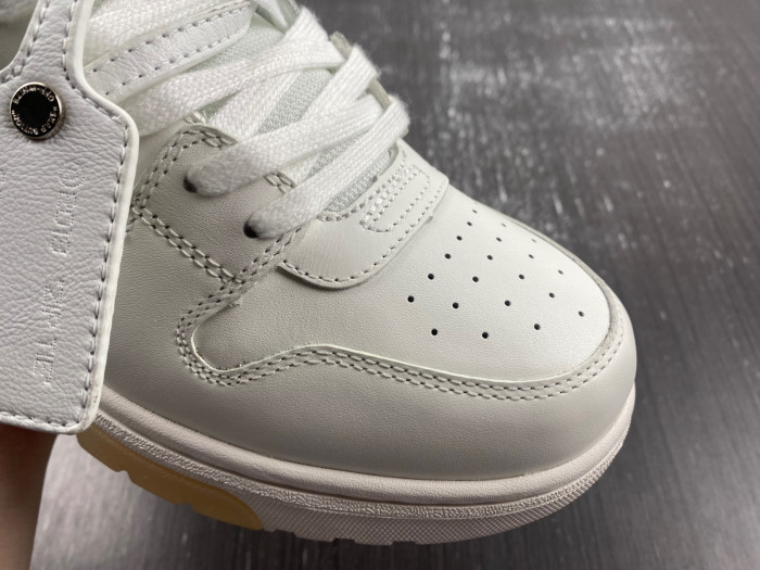 OFF-WHITE SNEAKER