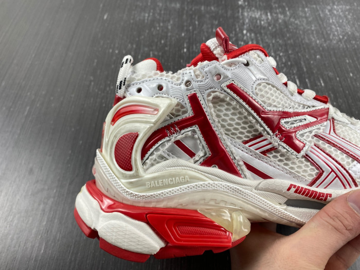BLCG RUNNER SNEAKER 677402 W3RB2 9060