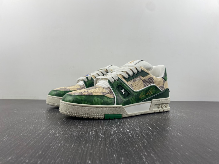 LV TRAINER SNEAKER