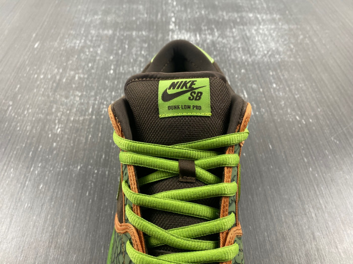 Nike SB Dunk Low “De La Soul” 789841-332
