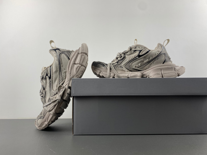 BLCG 3XL SNEAKER 734731 W3XDC 4001
