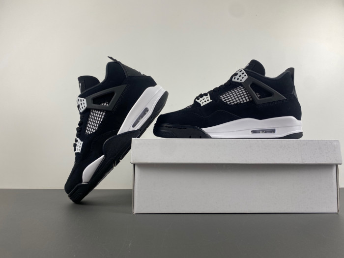 AIR JORDAN 4 "WHITE THUNDER" FQ8138-001