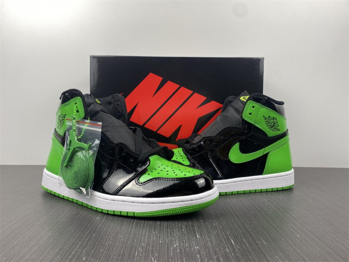 Air Jordan 1 High OG “Pine Green” 555088-030