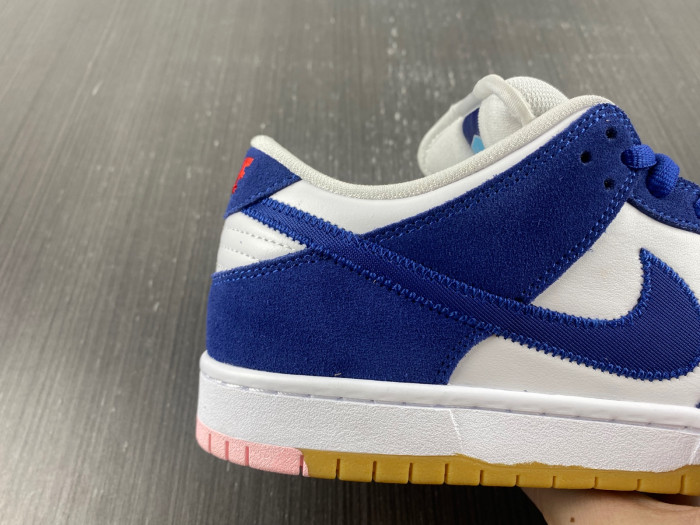 Nike SB Dunk Low Los Angeles Dodgers DO9395-400