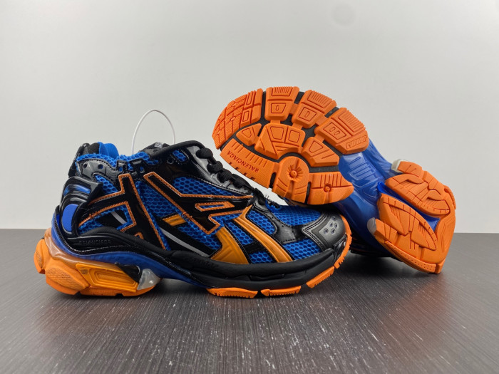 BLCG RUNNER SNEAKER 677403 W2RB1 1120