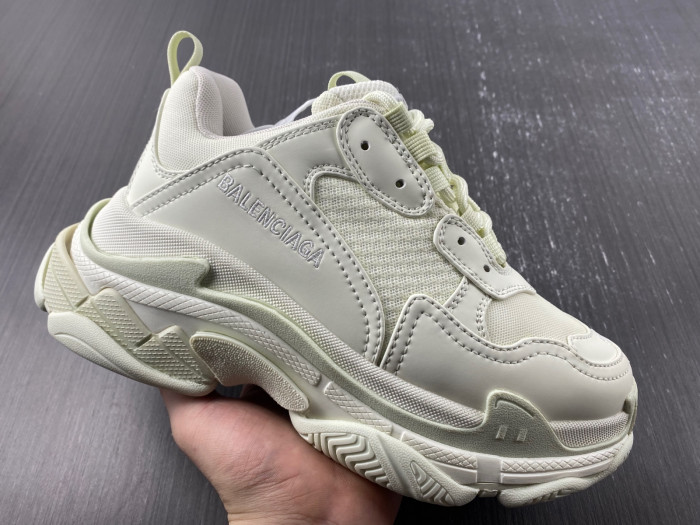 BLCG TRIPLE S SNEAKER 524039 W2CR5 9001