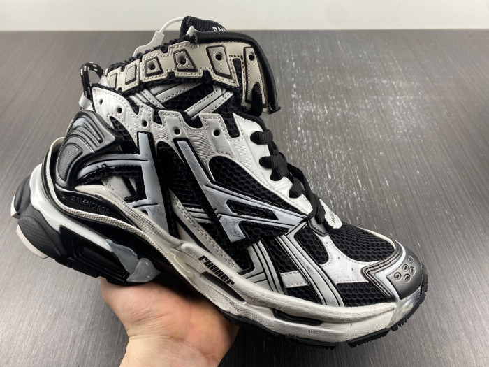 BLCG RUNNER HIGH TOP SNEAKER 695764 W3RH2 9218