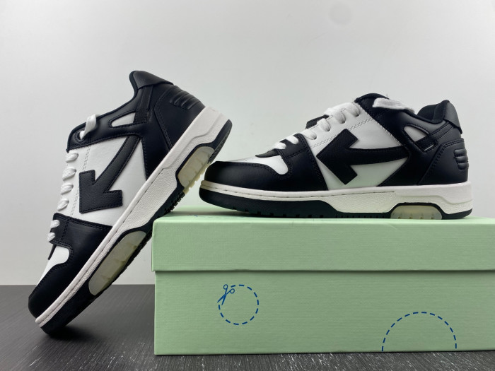 OFF-WHITE SNEAKER