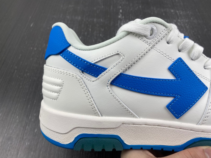 OFF-WHITE SNEAKER