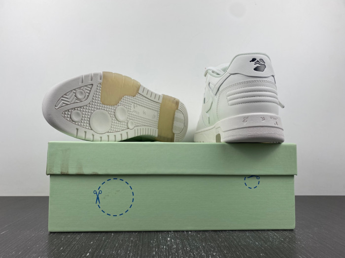 OFF-WHITE SNEAKER