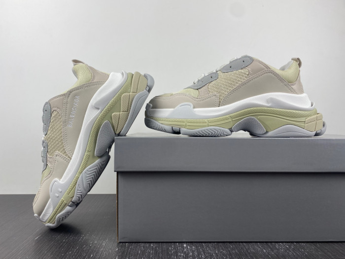 BLCG TRIPLE S SNEAKER 524039 W2FW4 9790