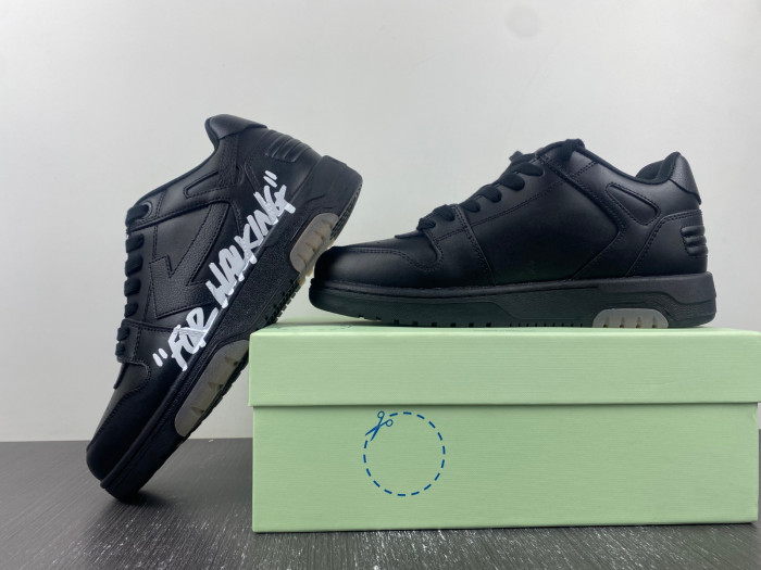 OFF-WHITE SNEAKER