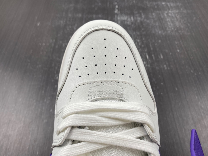 OFF-WHITE SNEAKER