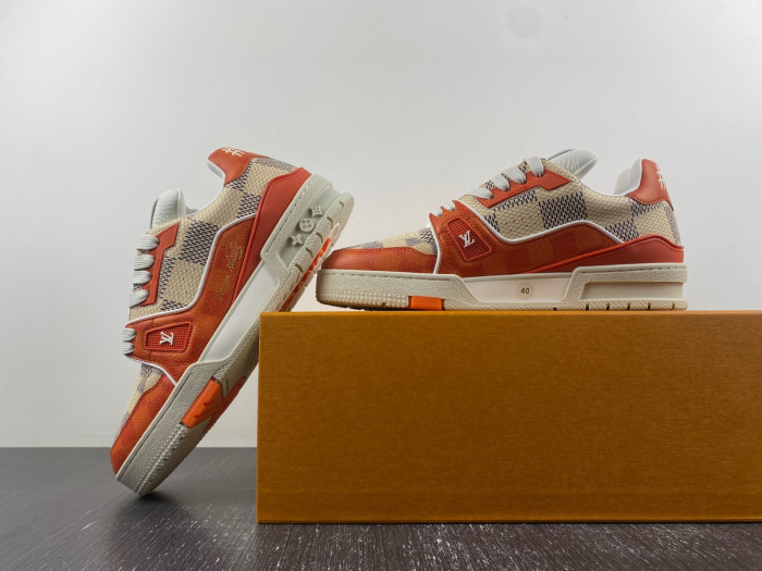 LV TRAINER SNEAKER