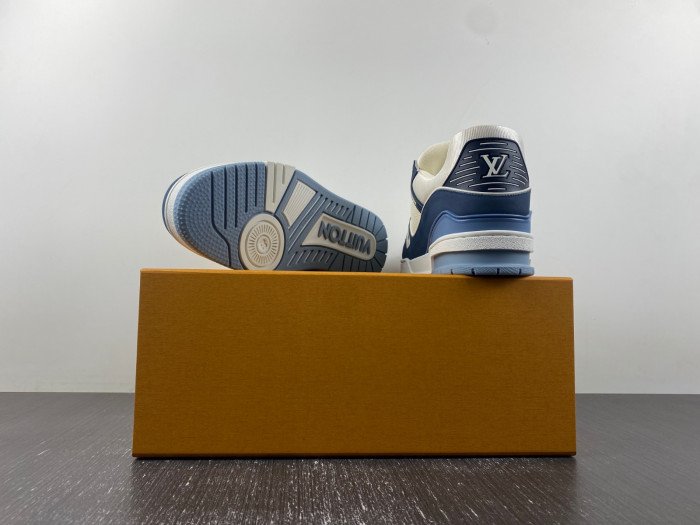LV TRAINER SNEAKER
