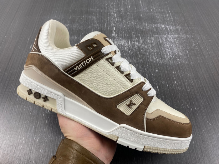 LV TRAINER SNEAKER