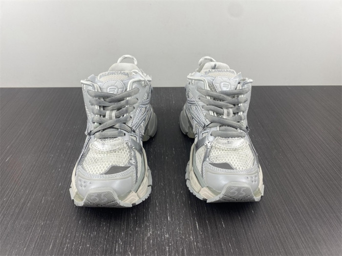BLCG RUNNER SNEAKER 677402 W3RBL 8100