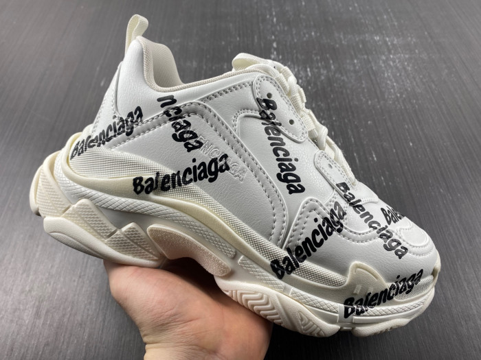 BLCG TRIPLE S SNEAKER 524039 W2FAB 9010