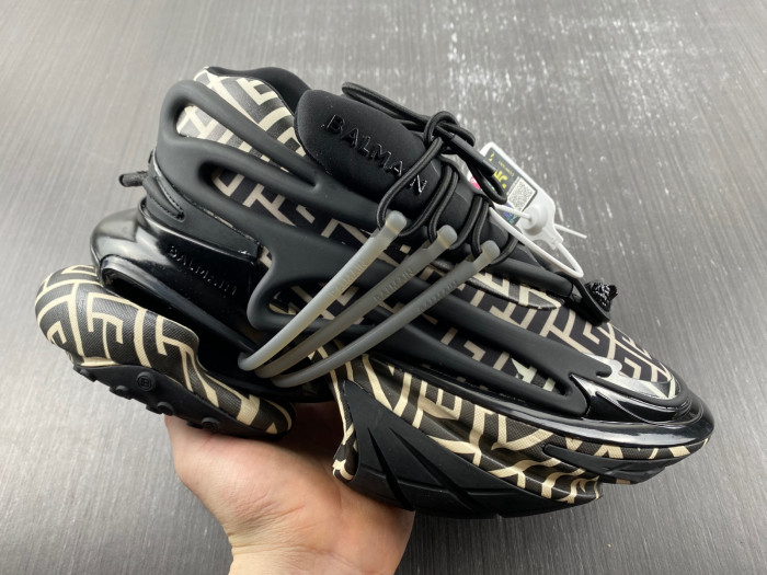 BALMAIN LEATHER UNICORN LOW-TOP SNEAKER
