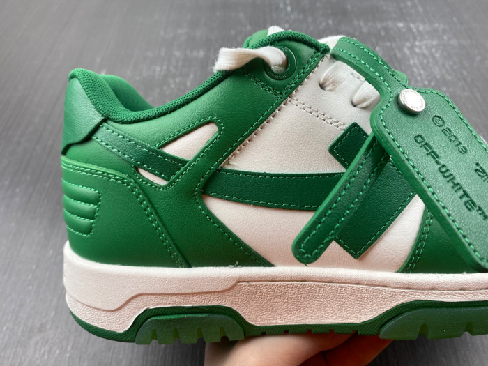 OFF-WHITE SNEAKER
