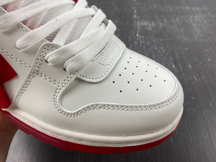OFF-WHITE SNEAKER
