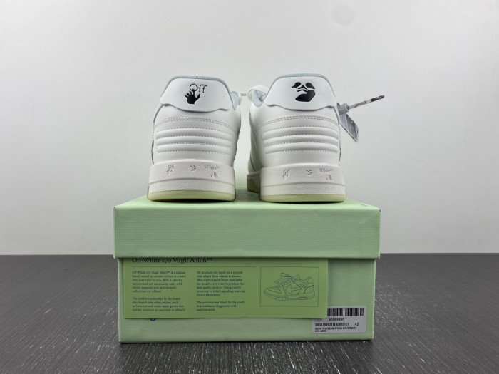 OFF-WHITE SNEAKER