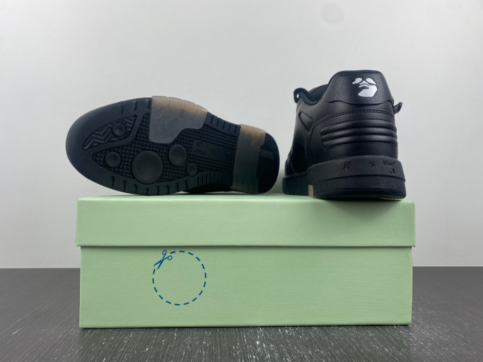 OFF-WHITE SNEAKER
