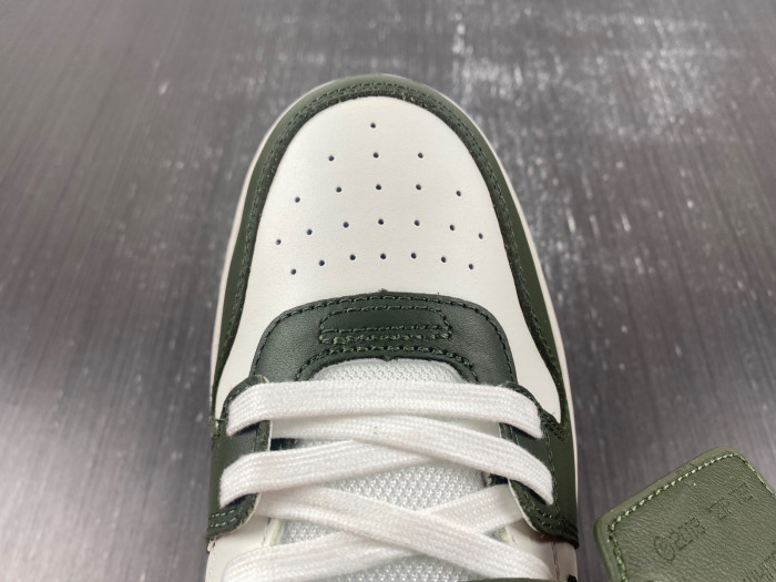 OFF-WHITE SNEAKER