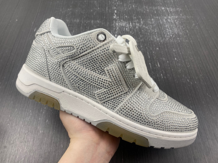 OFF-WHITE SNEAKER