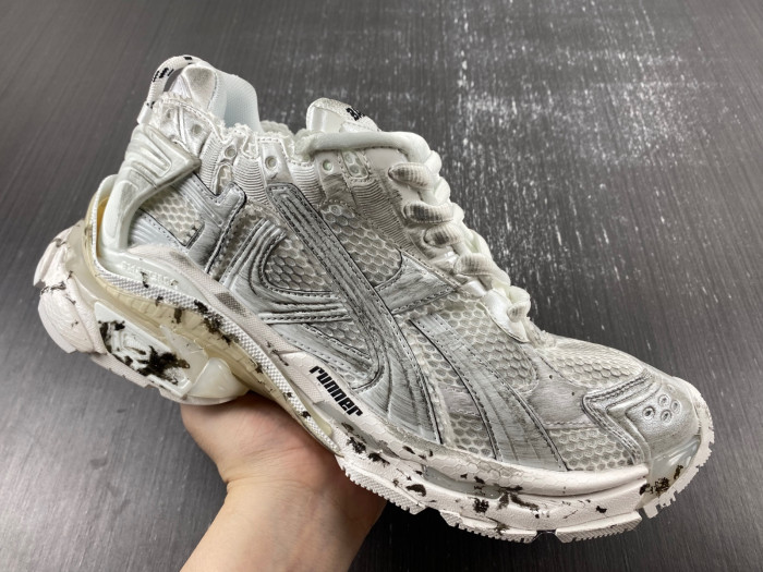 BLCG RUNNER SNEAKER 656065 W3RA9 9001