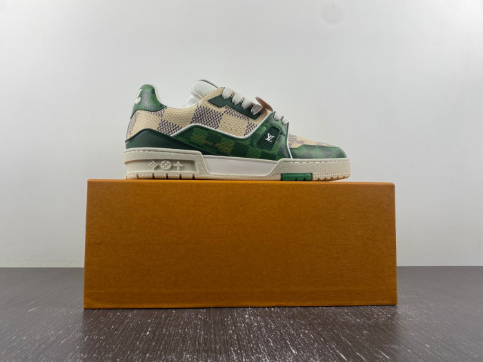 LV TRAINER SNEAKER