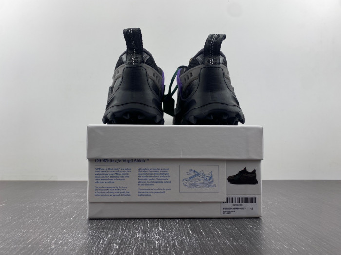OFF-WHITE C/O ODSY-1000 SNEAKER