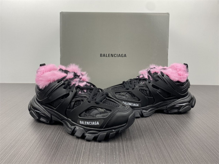 BLCG TRACK SNEAKER 668555 W3CQ6 1050