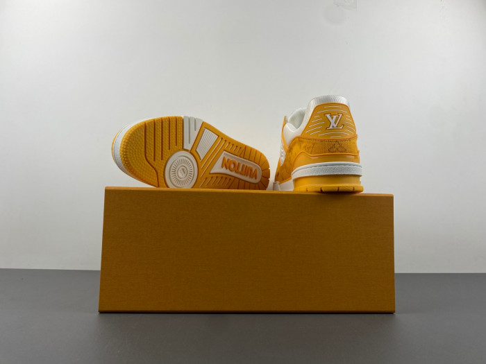 LV TRAINER SNEAKER