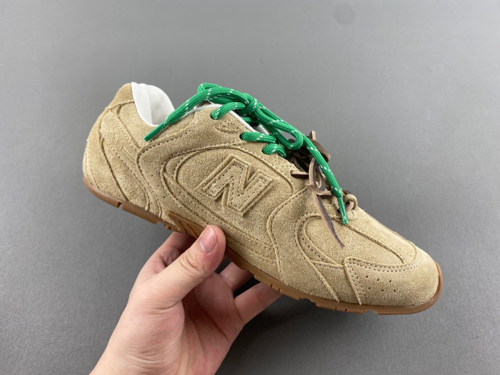 New Ba1ance X Miu Miu 530 SL Sneaker 5E165E