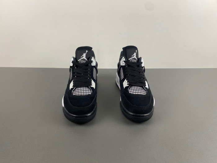 AIR JORDAN 4 "WHITE THUNDER" FQ8138-001