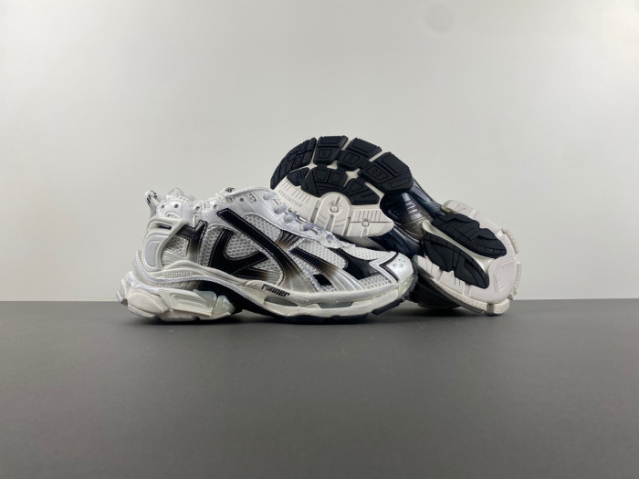 BLCG RUNNER SNEAKER 772774 WRUNG 9010